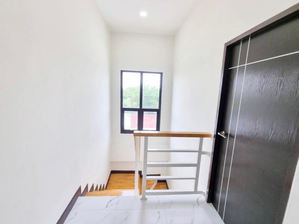 บ้านพักอาศัย 2 ชั้น ขนาด 4 ห้องนอน 3 ห้องน้ำ และห้องอื่นๆ