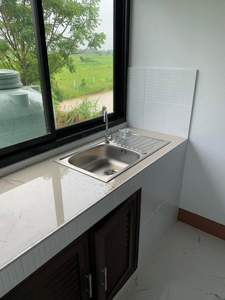 บ้านสวนโมเดิร์นขนาดเล็กท่ามกลางธรรมชาติ