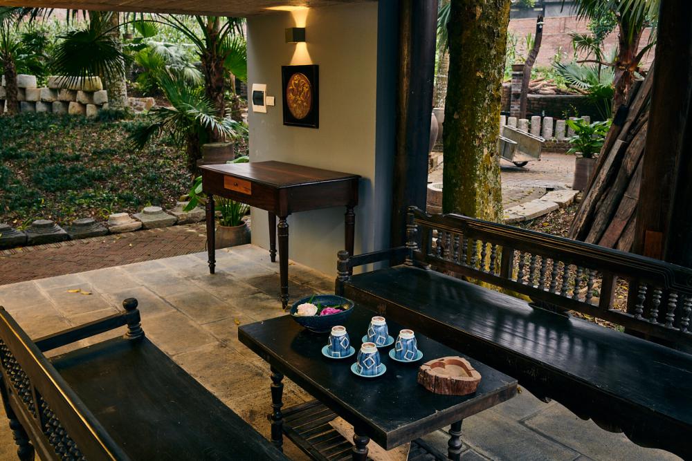 บ้านชายทุ่ง ครึ่งปูนครึ่งไม้ กับบรรยากาศธรรมชาติ