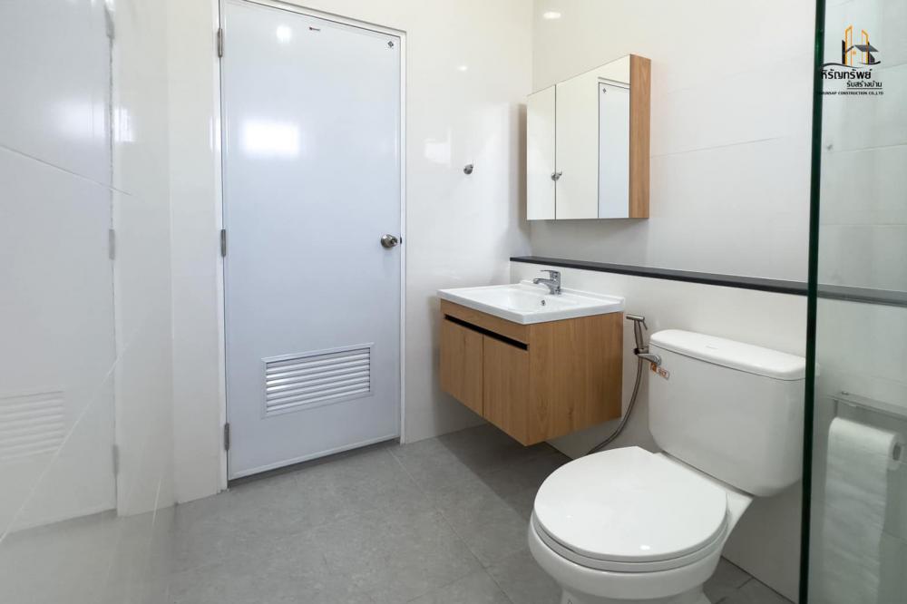 บ้านชั้นเดียว ทรงปั้นหยา สไตล์มินิมอล ตกแต่งภายในน่ารักสุดหรู งบ 1.55 ล้านบาท พร้อมเข้าอยู่