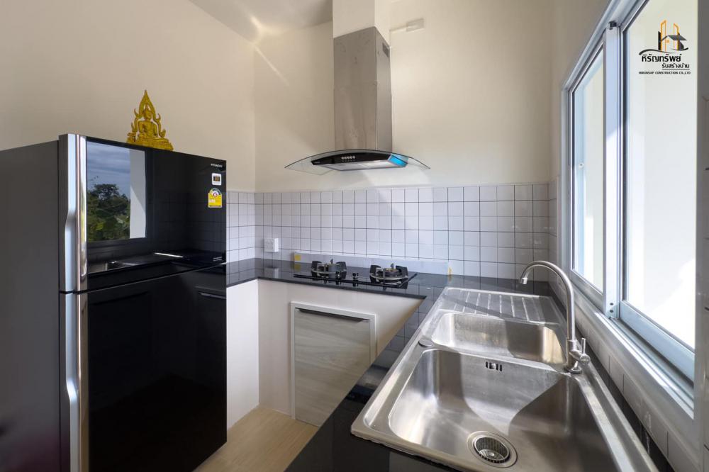 บ้านชั้นเดียว ทรงปั้นหยา สไตล์มินิมอล ตกแต่งภายในน่ารักสุดหรู งบ 1.55 ล้านบาท พร้อมเข้าอยู่