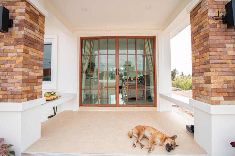 บ้านชั้นเดียว ทรงปั้นหยา สไตล์มินิมอล ตกแต่งภายในน่ารักสุดหรู งบ 1.55 ล้านบาท พร้อมเข้าอยู่