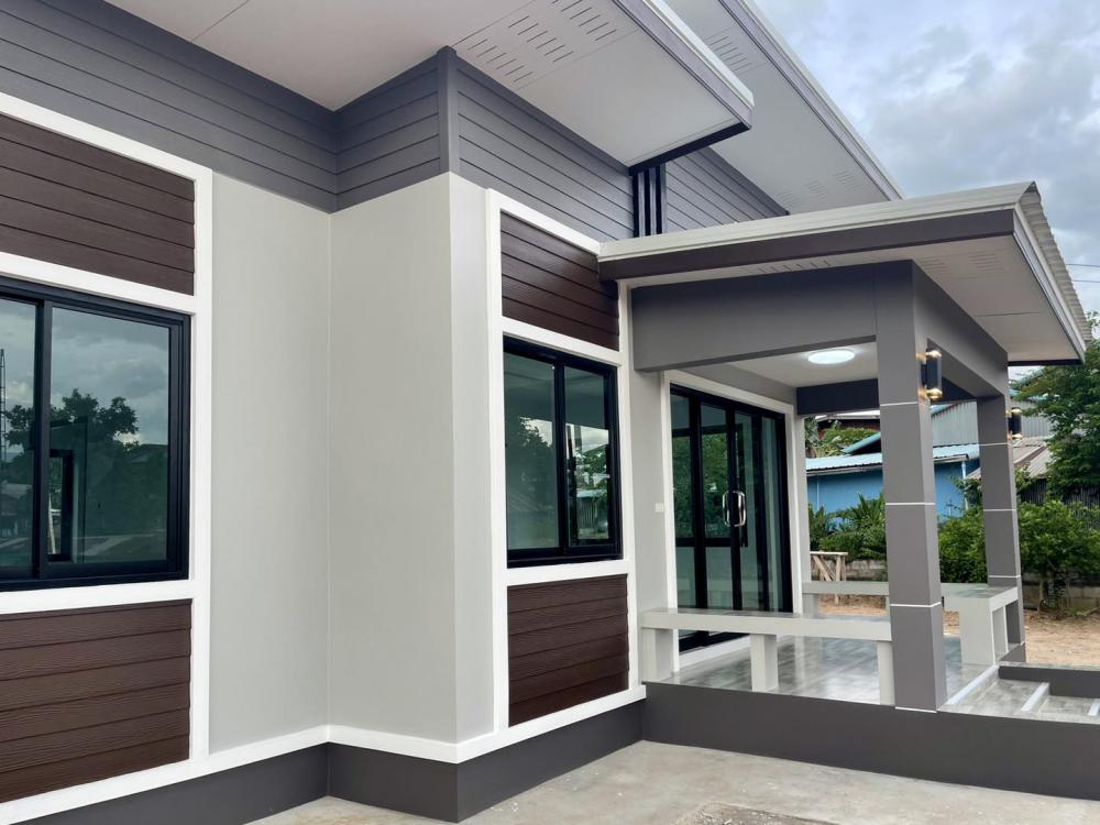 ขนาด 3 ห้องนอน 1 ห้องน้ำ 1 ห้องรับแขก 1 ห้องครัว และเฉลียงหน้าบ้าน