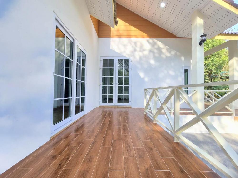 บ้านสวนสไตล์มินิมอล ท่ามกลางป่าเขา