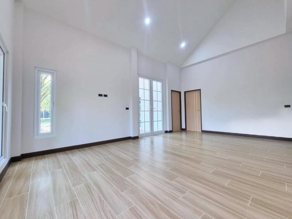 บ้านสวนสไตล์มินิมอล ท่ามกลางป่าเขา