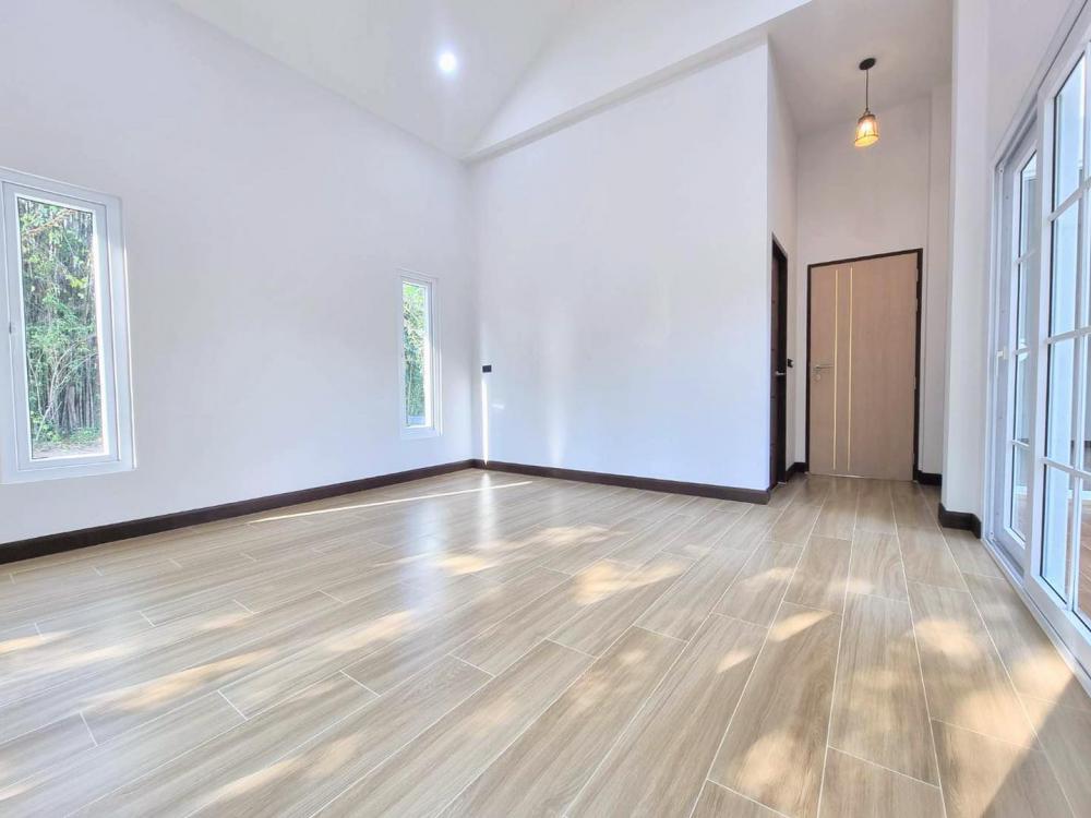 บ้านสวนสไตล์มินิมอล ท่ามกลางป่าเขา