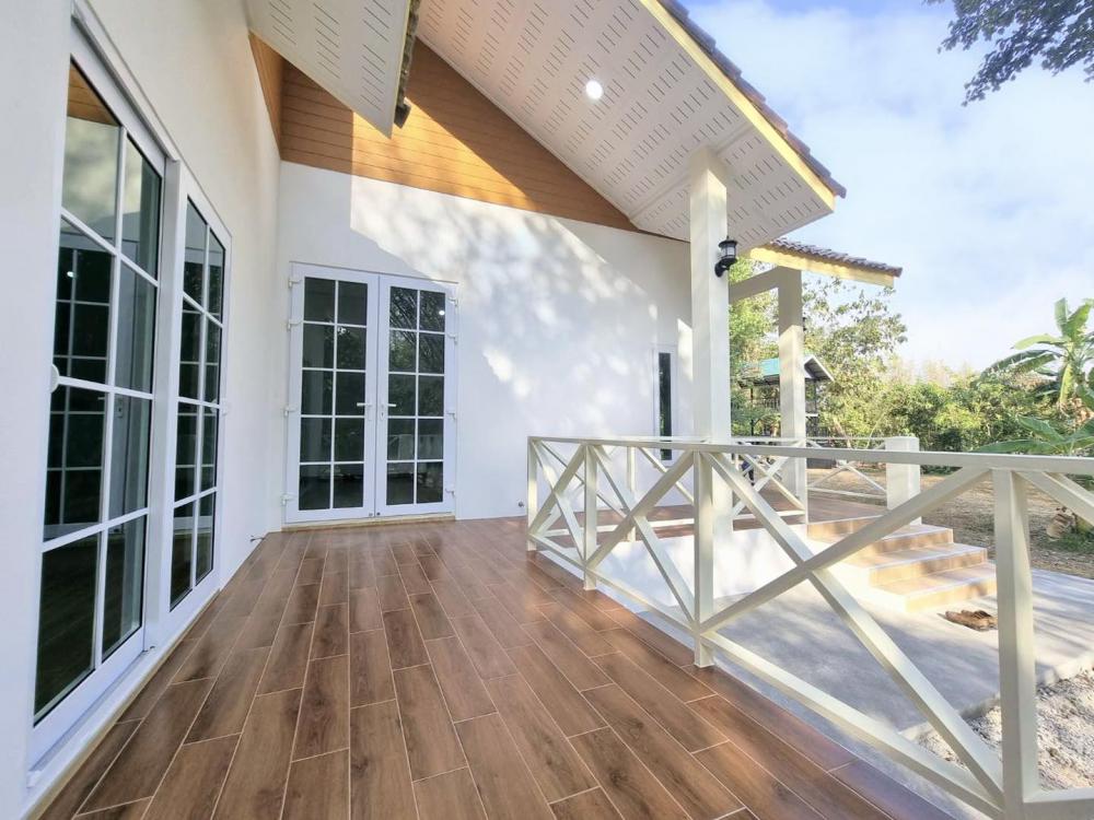 บ้านสวนสไตล์มินิมอล ท่ามกลางป่าเขา