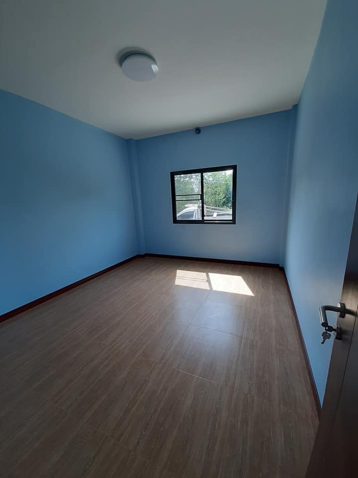 บ้านโมเดิร์นขนาด 3 ห้องนอน มีเฉลียงหน้าบ้าน