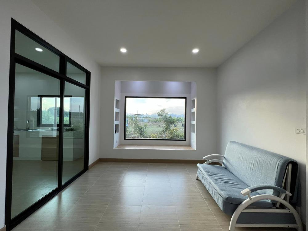 บ้านนอร์ดิก มินิมอล มีที่จอดรถ และรั้วมินิมอล