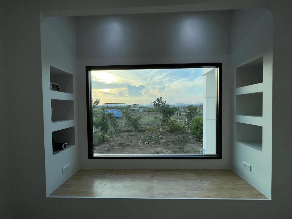 บ้านนอร์ดิก มินิมอล มีที่จอดรถ และรั้วมินิมอล