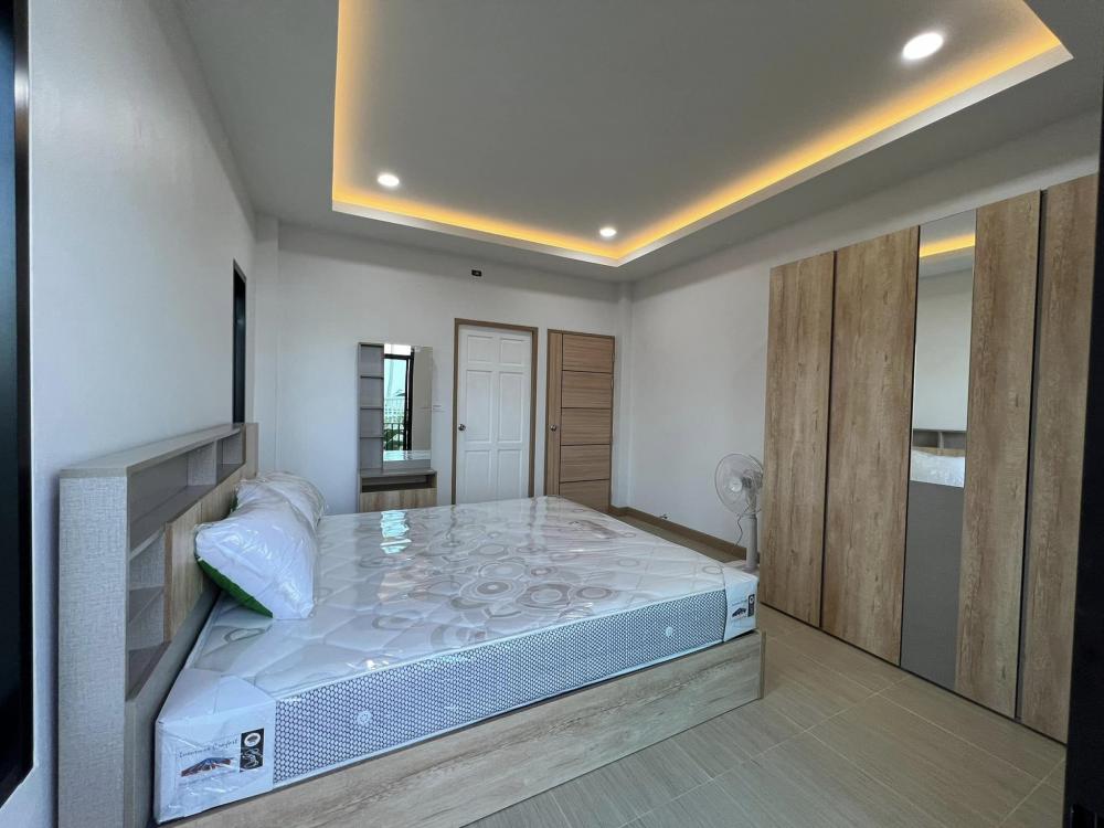 บ้านนอร์ดิก มินิมอล มีที่จอดรถ และรั้วมินิมอล