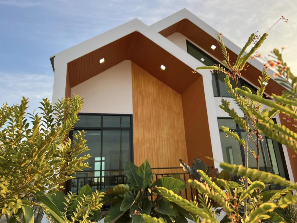 บ้านนอร์ดิก มินิมอล มีที่จอดรถ และรั้วมินิมอล