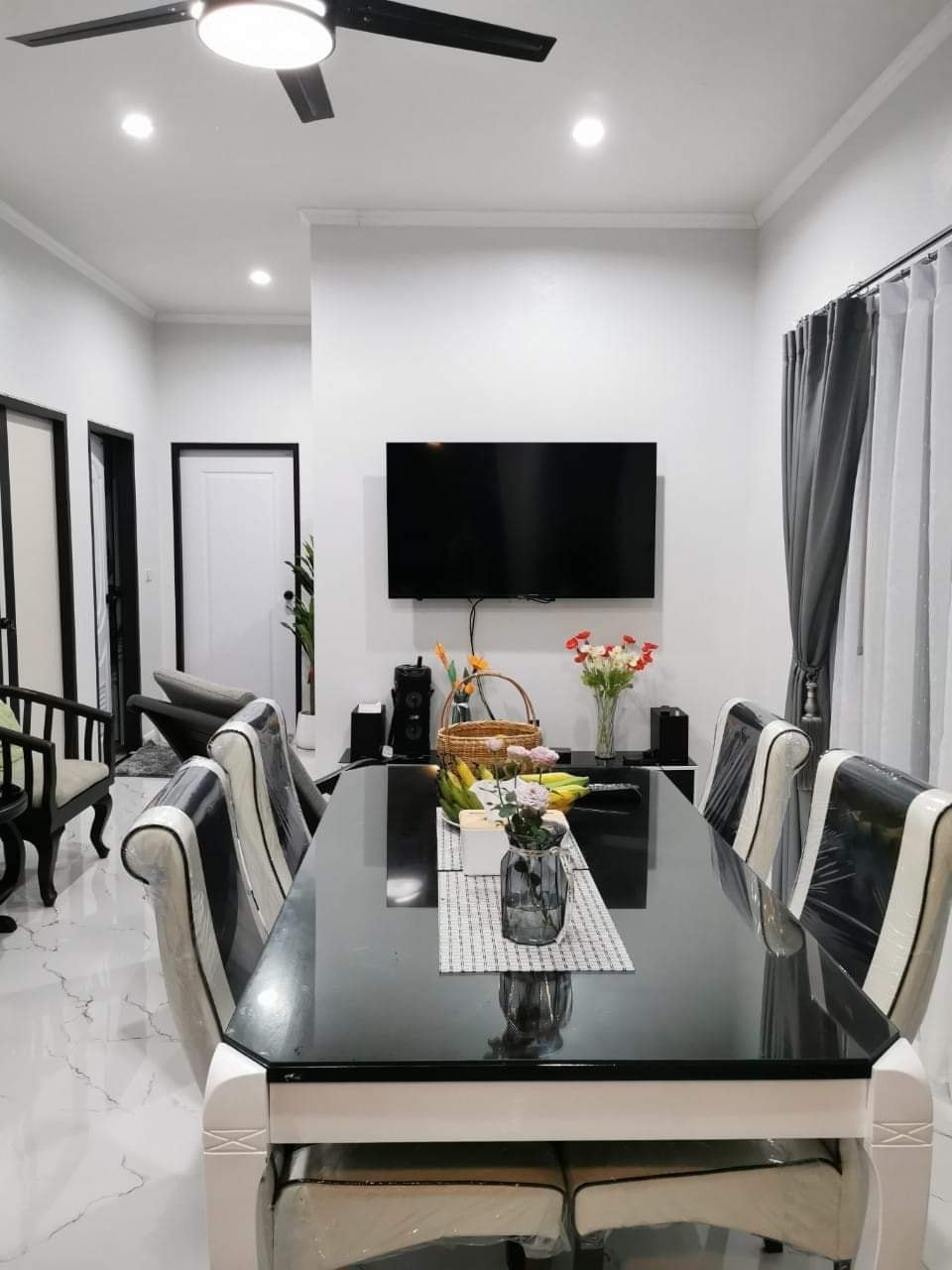 บ้านมินิมอลมูจิ 2 ห้องนอน 1 ห้องน้ำ พื้นที่ 42 ตร.ม. (แบบบ้านกับสร้างจริง)