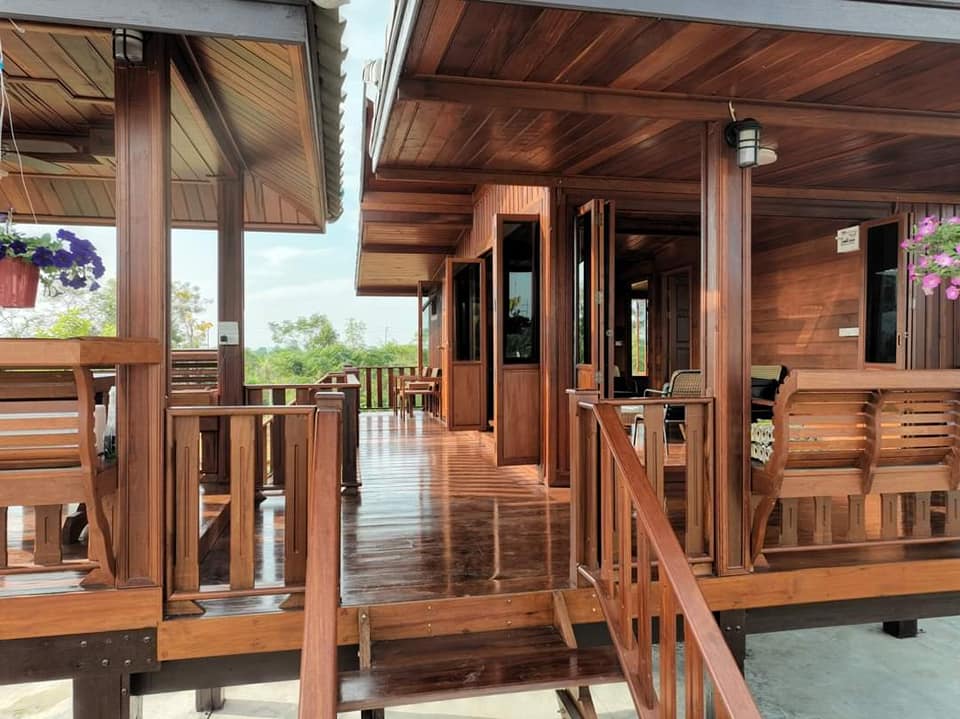 บ้านสวนแบบทรงไทยประยุกต์ สองชั้น ชั้นล่างโถง สวยมากๆ ท่ามกลางธรรมชาติ