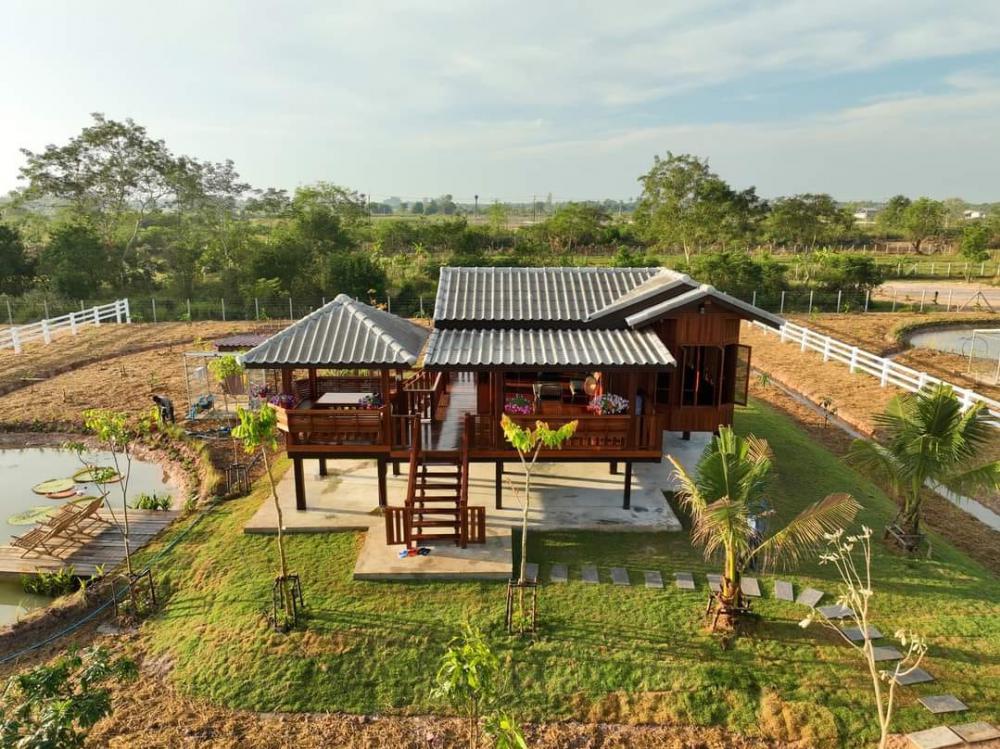 บ้านสวนแบบทรงไทยประยุกต์ สองชั้น ชั้นล่างโถง สวยมากๆ ท่ามกลางธรรมชาติ