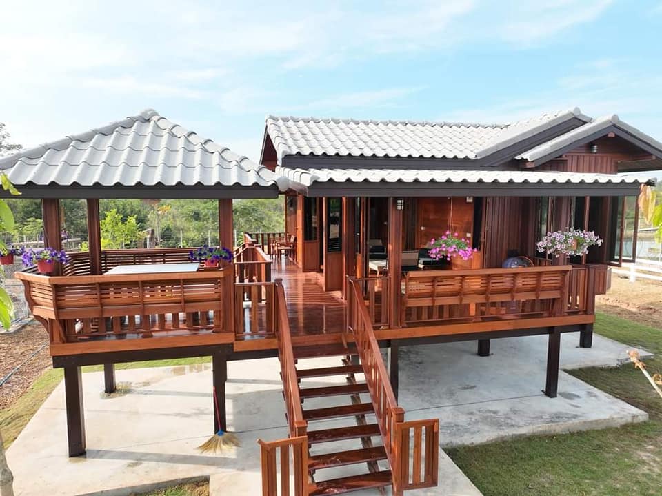 บ้านสวนแบบทรงไทยประยุกต์ สองชั้น ชั้นล่างโถง สวยมากๆ ท่ามกลางธรรมชาติ