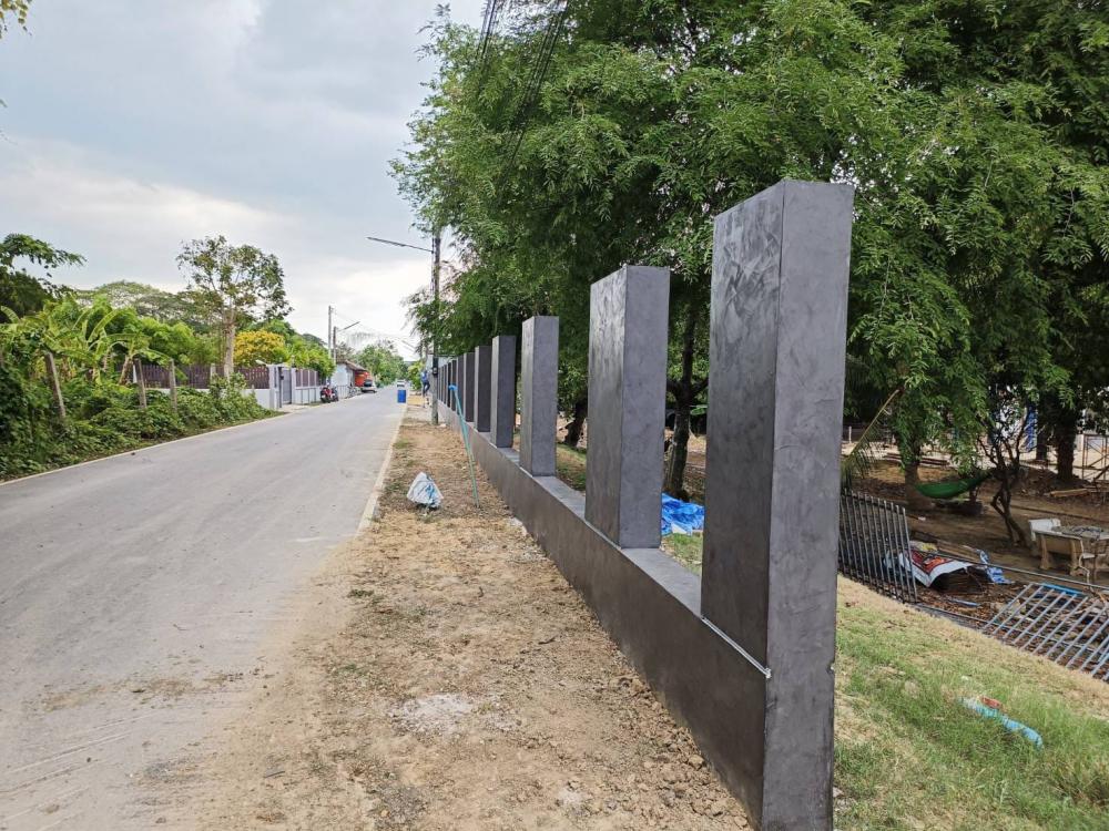 รั้วลอฟท์โทนเทาเข้มๆ