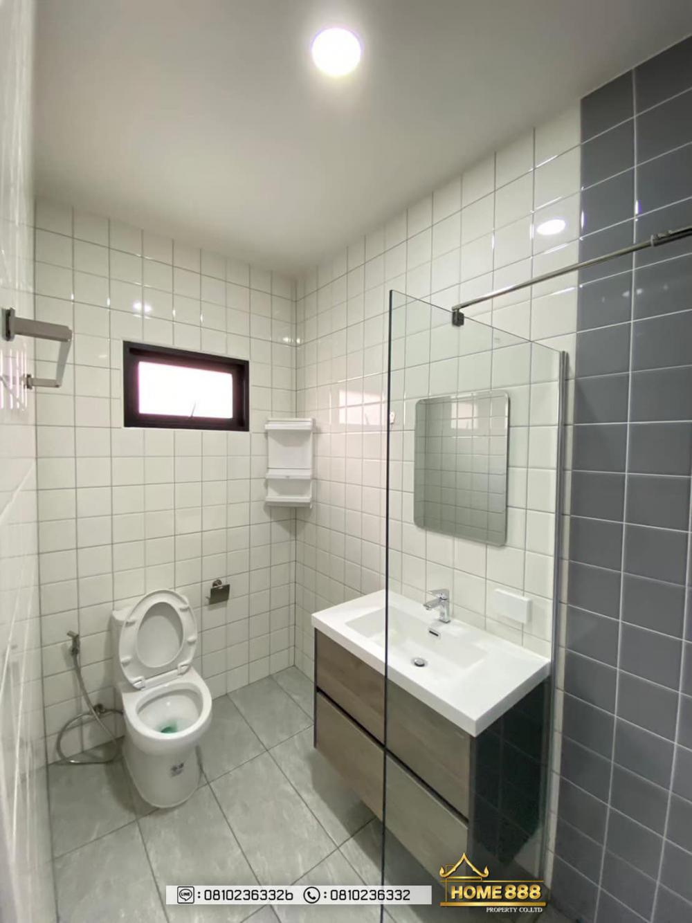 บ้านชั้นเดียวสไตล์คอนเทมโพรารี่ 4 ห้องนอน 3 ห้องน้ำ และห้องอื่นๆ