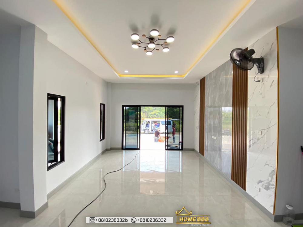 บ้านชั้นเดียวสไตล์คอนเทมโพรารี่ 4 ห้องนอน 3 ห้องน้ำ และห้องอื่นๆ