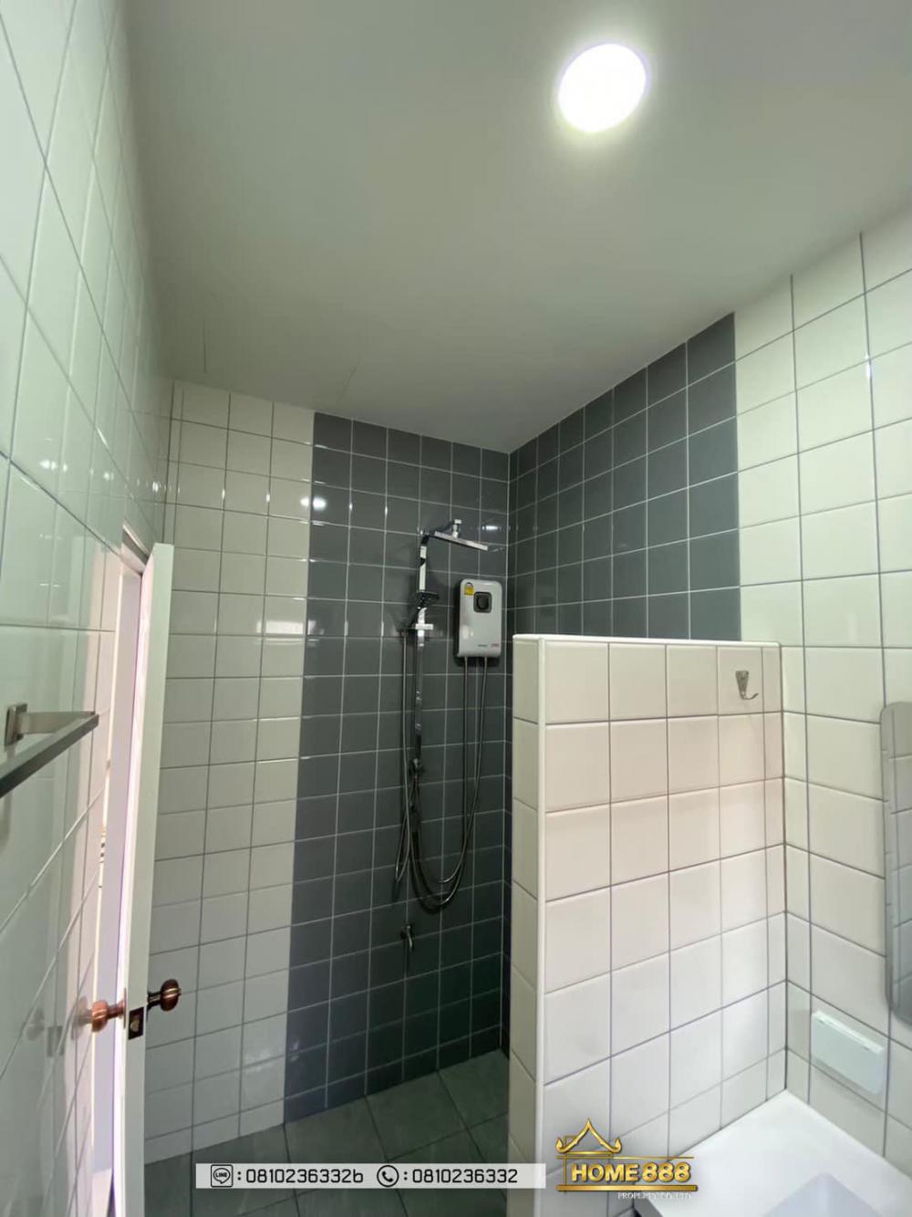 บ้านชั้นเดียวสไตล์คอนเทมโพรารี่ 4 ห้องนอน 3 ห้องน้ำ และห้องอื่นๆ