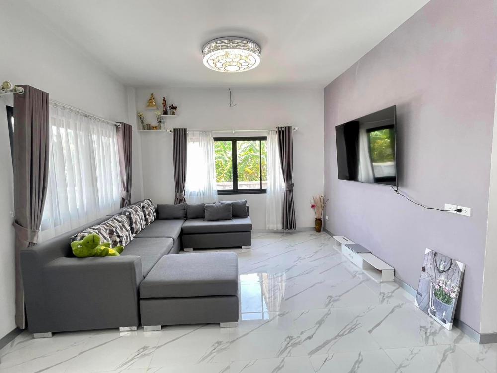 บ้านทรงปั้นหยายกพื้นสูง 3 ห้องนอน 3 ห้องน้ำ และห้องอื่นๆ งบ 1.54 ล้านบาท 