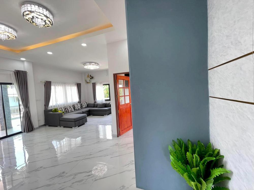 บ้านทรงปั้นหยายกพื้นสูง 3 ห้องนอน 3 ห้องน้ำ และห้องอื่นๆ งบ 1.54 ล้านบาท 