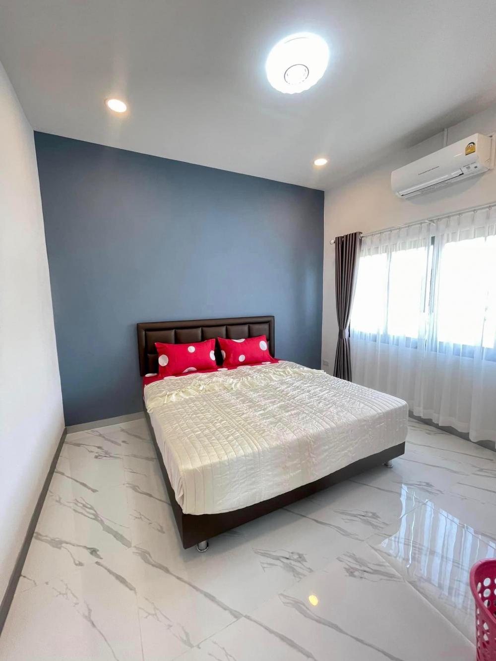 บ้านทรงปั้นหยายกพื้นสูง 3 ห้องนอน 3 ห้องน้ำ และห้องอื่นๆ งบ 1.54 ล้านบาท 