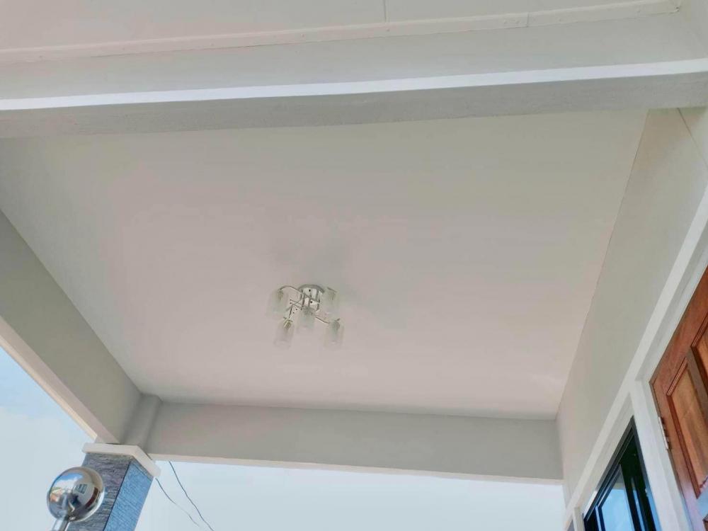 บ้านทรงปั้นหยายกพื้นสูง 3 ห้องนอน 3 ห้องน้ำ และห้องอื่นๆ งบ 1.54 ล้านบาท 