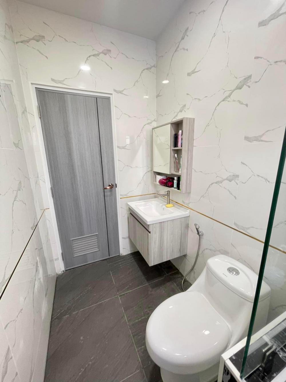 บ้านทรงปั้นหยายกพื้นสูง 3 ห้องนอน 3 ห้องน้ำ และห้องอื่นๆ งบ 1.54 ล้านบาท 