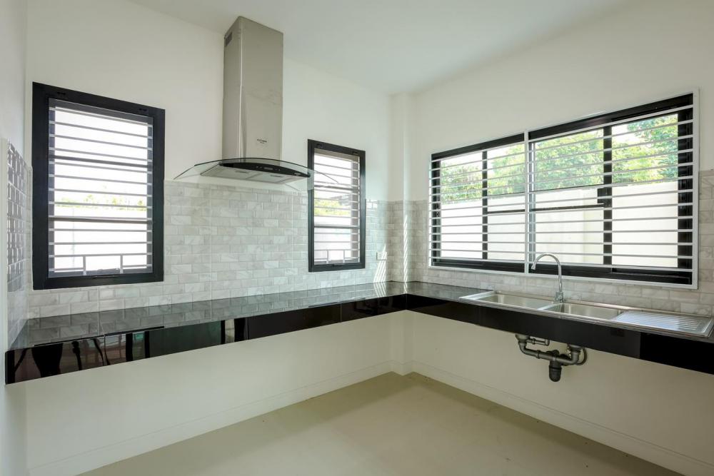 บ้านสไตล์โมเดิร์น 2 ชั้น หน้าแคบ