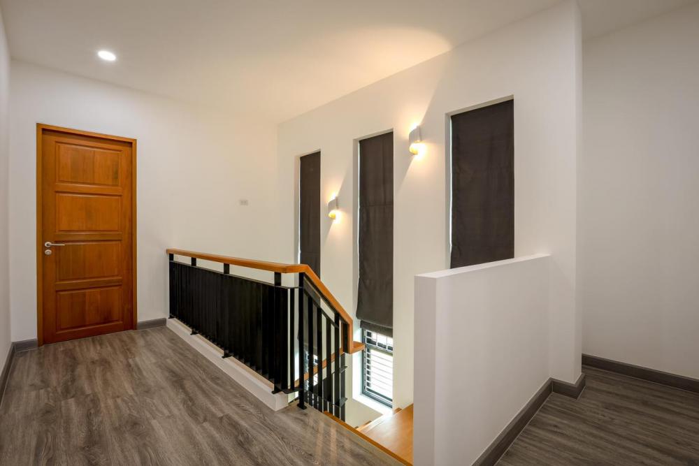 บ้านสไตล์โมเดิร์น 2 ชั้น หน้าแคบ