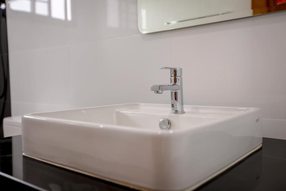 บ้านสไตล์โมเดิร์น 2 ชั้น หน้าแคบ