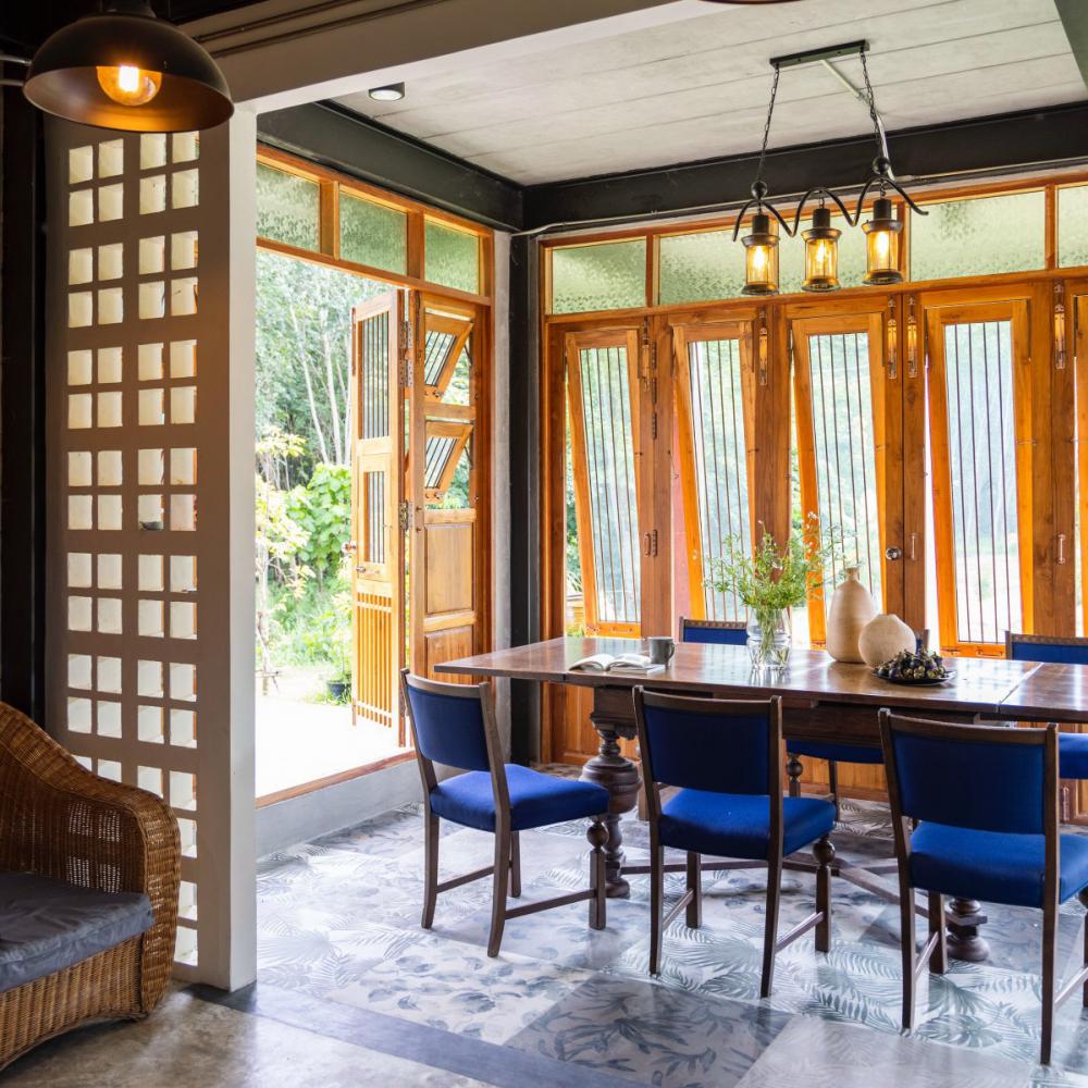 ไอเดียบ้านสวนสวย 2 ชั้นอบอุ่นด้วยงานไม้