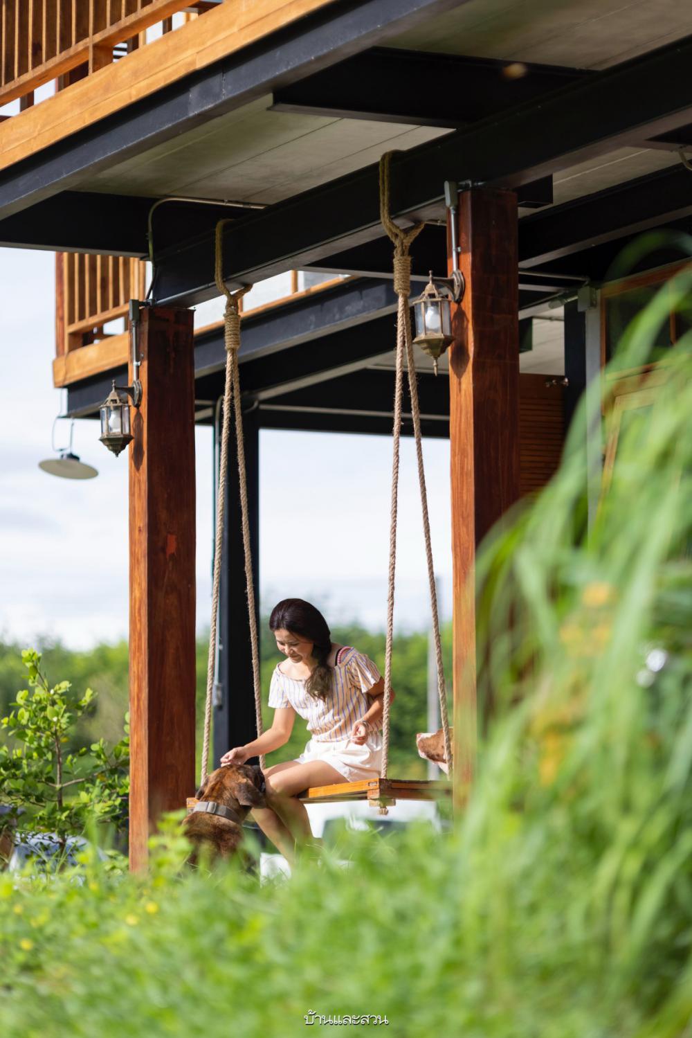 ไอเดียบ้านสวนสวย 2 ชั้นอบอุ่นด้วยงานไม้