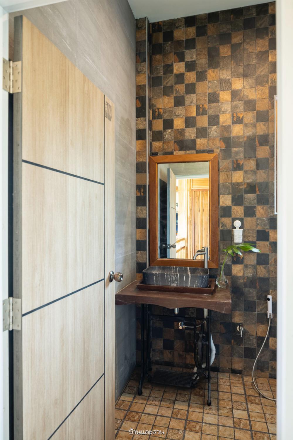 ไอเดียบ้านสวนสวย 2 ชั้นอบอุ่นด้วยงานไม้