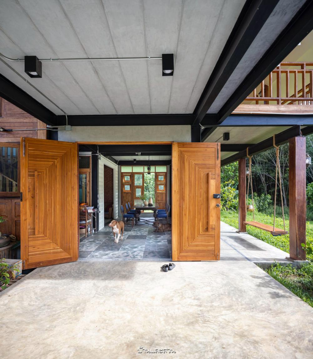 ไอเดียบ้านสวนสวย 2 ชั้นอบอุ่นด้วยงานไม้