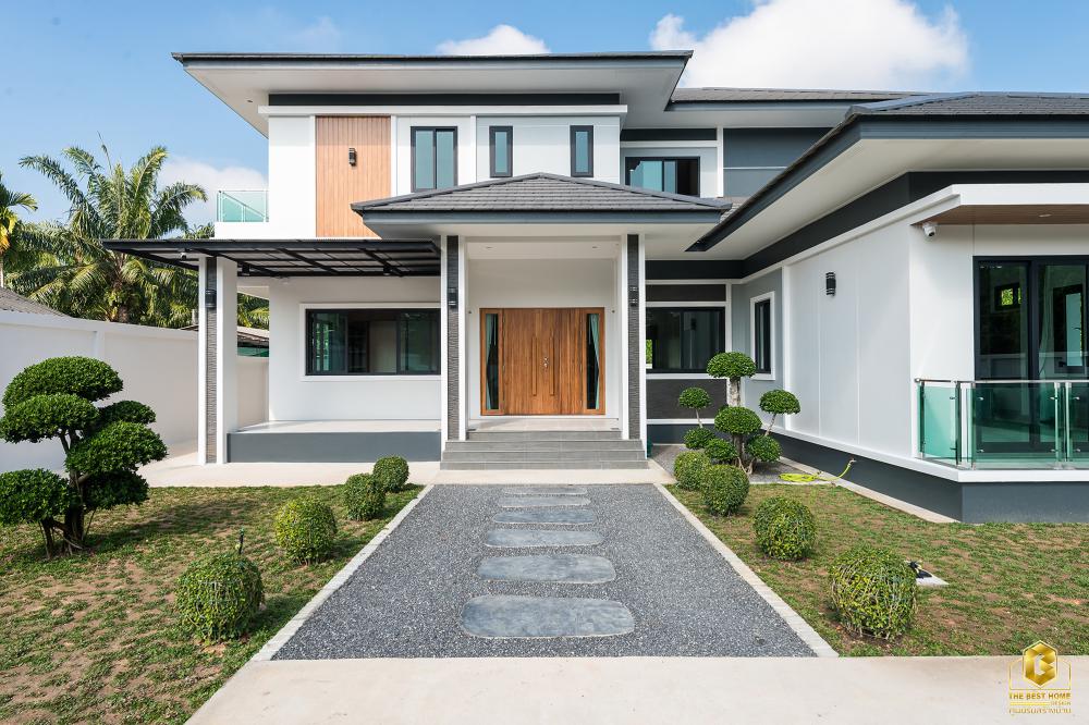 บ้านสองชั้นทรงปั้นหยา สวยพื้นที่กว้างขวางน่าอยู่