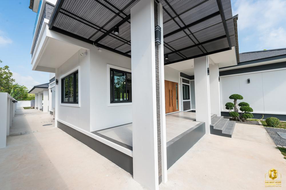 บ้านสองชั้นทรงปั้นหยา สวยพื้นที่กว้างขวางน่าอยู่