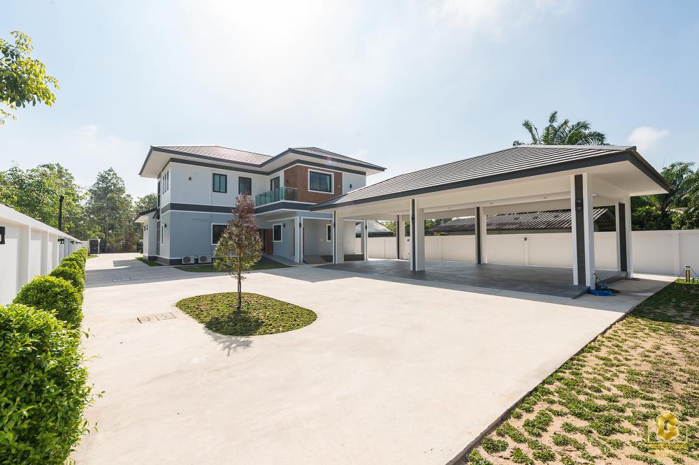 บ้านสองชั้นทรงปั้นหยา สวยพื้นที่กว้างขวางน่าอยู่