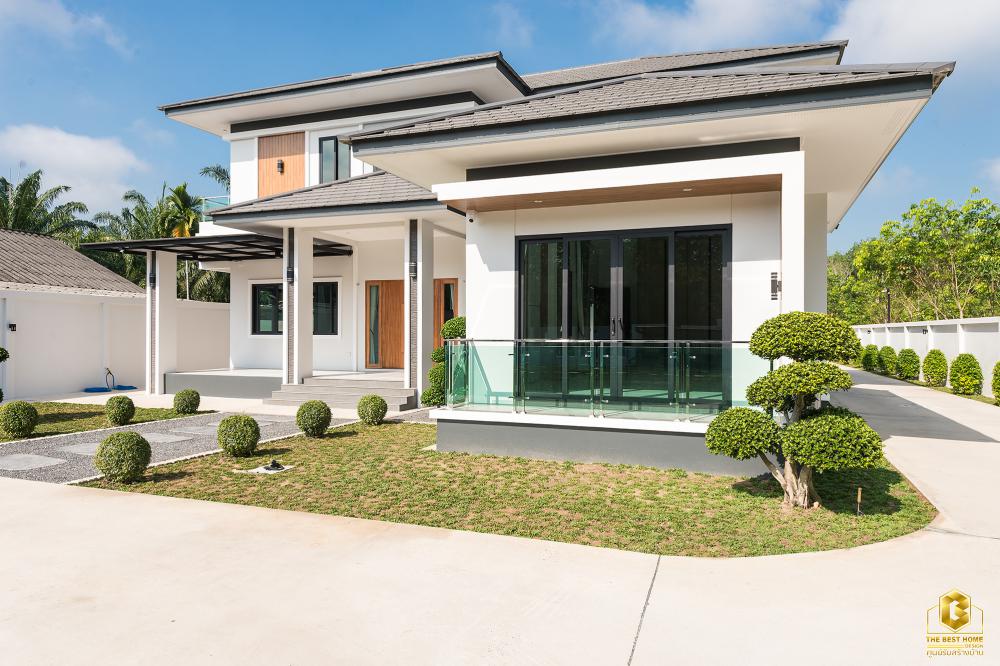 บ้านสองชั้นทรงปั้นหยา สวยพื้นที่กว้างขวางน่าอยู่