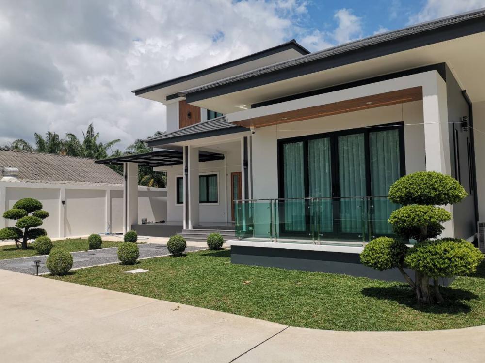 บ้านสองชั้นทรงปั้นหยา สวยพื้นที่กว้างขวางน่าอยู่