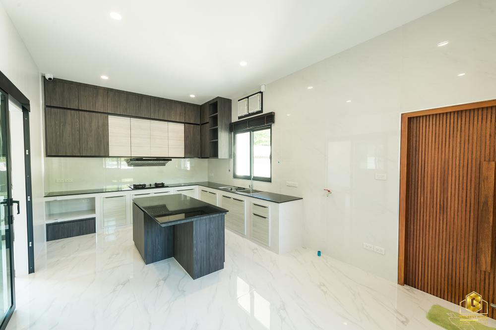 บ้านสองชั้นทรงปั้นหยา สวยพื้นที่กว้างขวางน่าอยู่