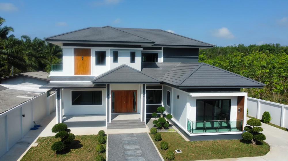 บ้านสองชั้นทรงปั้นหยา สวยพื้นที่กว้างขวางน่าอยู่