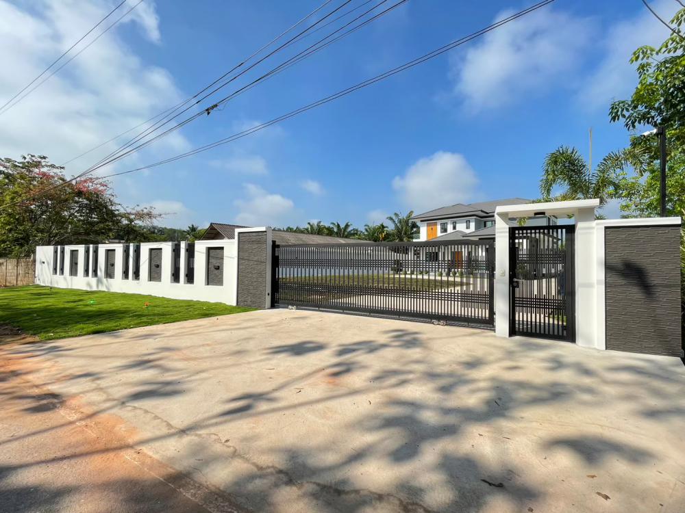 บ้านสองชั้นทรงปั้นหยา สวยพื้นที่กว้างขวางน่าอยู่