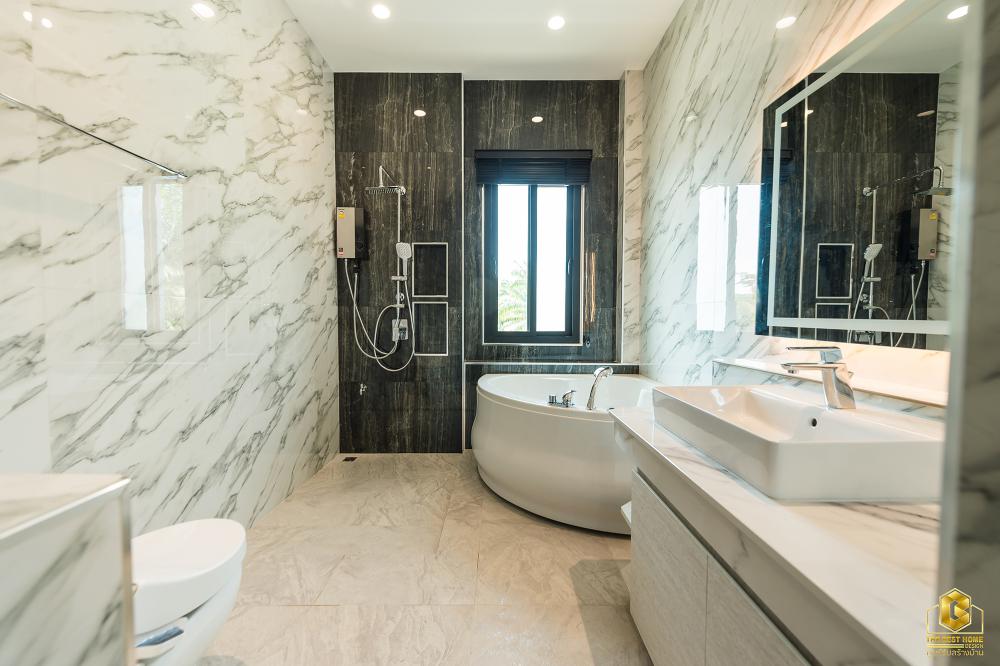 บ้านสองชั้นทรงปั้นหยา 4 ห้องนอน สวยพื้นที่กว้างขวางน่าอยู่