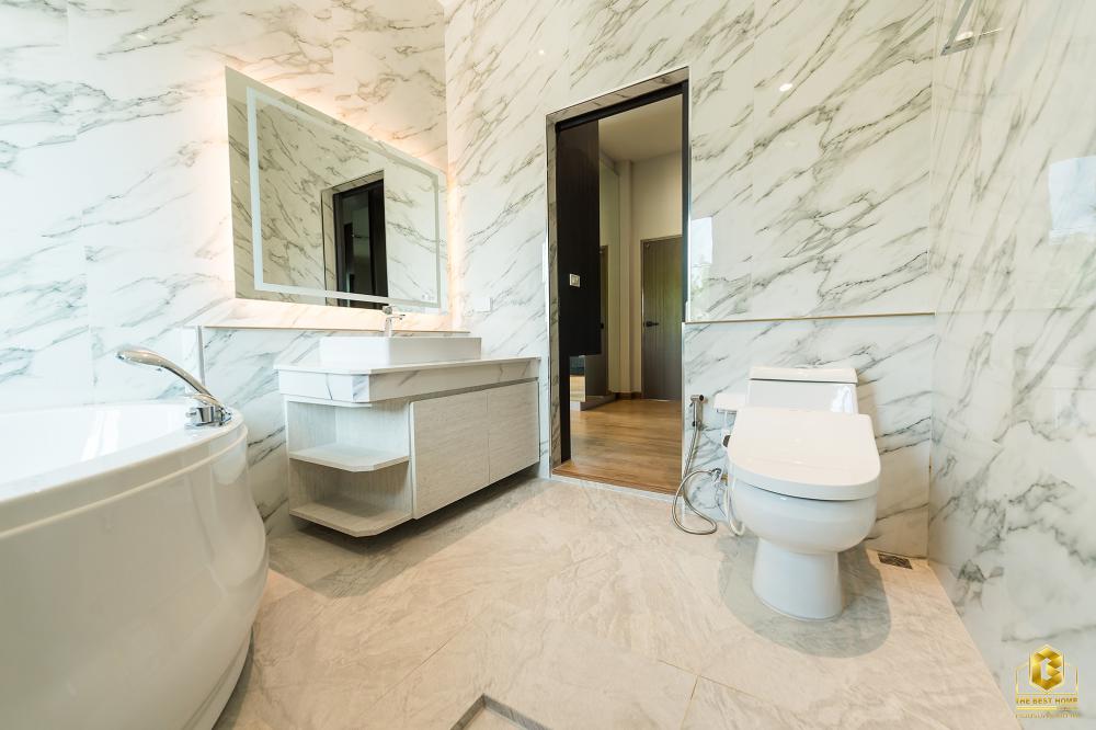 บ้านสองชั้นทรงปั้นหยา 4 ห้องนอน สวยพื้นที่กว้างขวางน่าอยู่