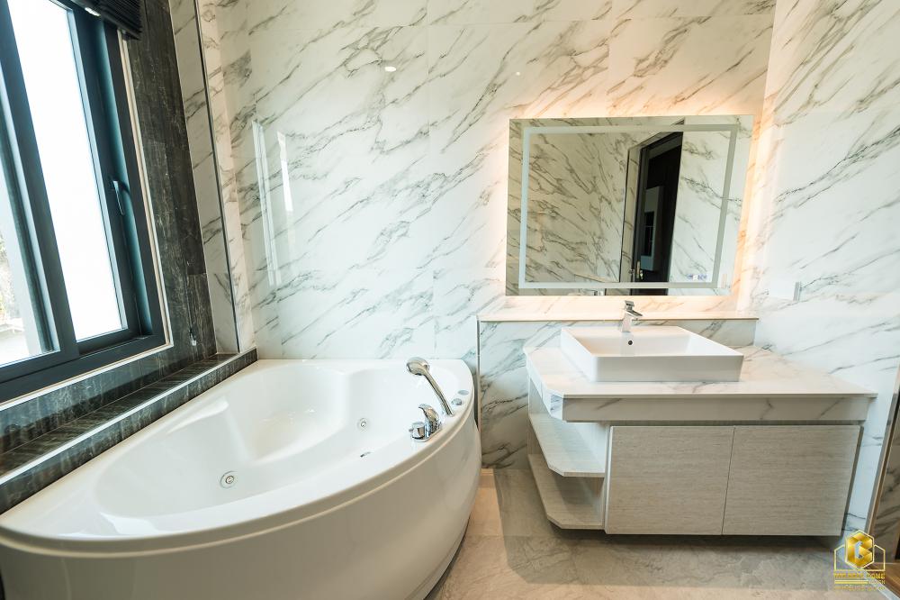 บ้านสองชั้นทรงปั้นหยา 4 ห้องนอน สวยพื้นที่กว้างขวางน่าอยู่