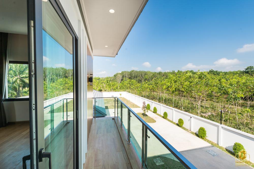 บ้านสองชั้นทรงปั้นหยา 4 ห้องนอน สวยพื้นที่กว้างขวางน่าอยู่