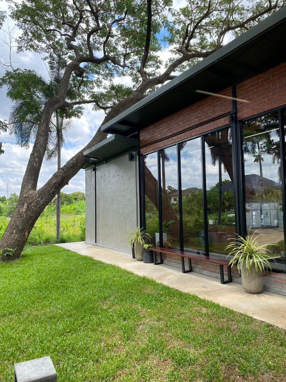 ไอเดียทำร้านกาแฟ พร้อมสวนหญ้าสวยๆ