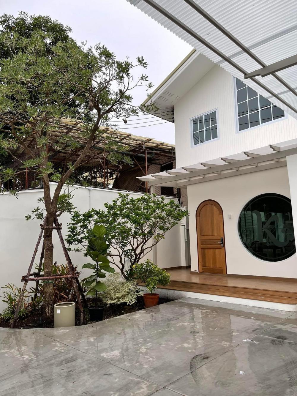 รีโนเวทบ้านไม้เก่าเป็นบ้านมินิมอลมูจิ minimal muji 